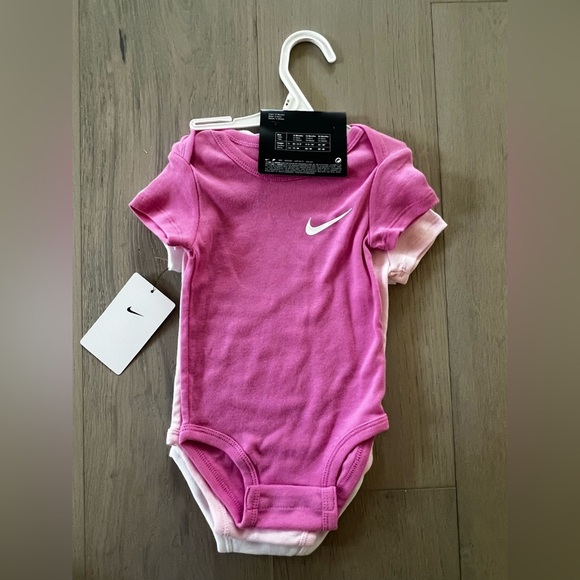 NWT set of 3 Nike Baby Onesie size 12 months - Picture 1 of 4
